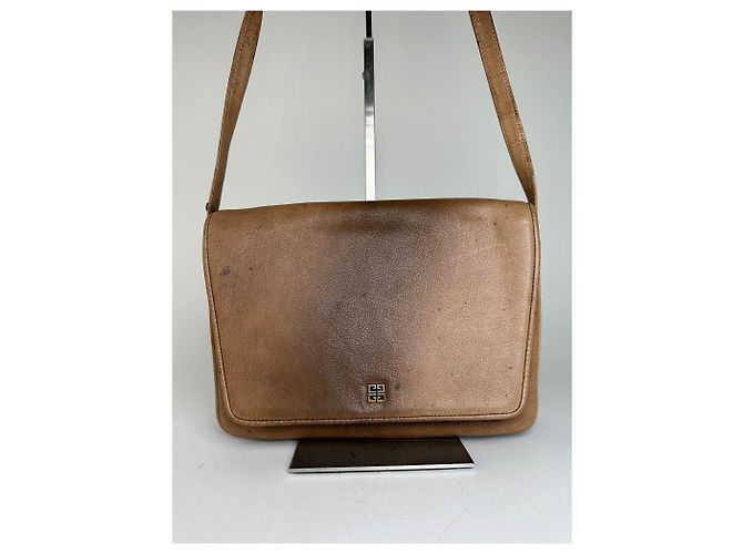 Vintage Givenchy 4G Logo aus genarbtem Leder Umhängetasche in Tan - Ansicht 13