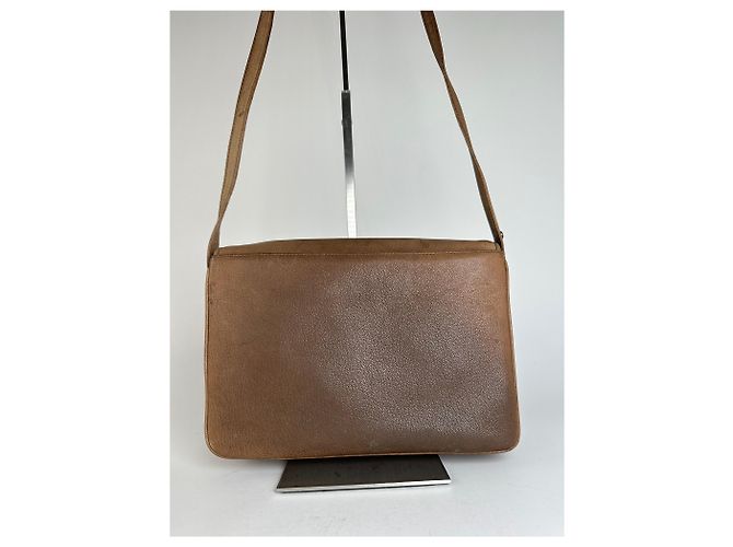 Vintage Givenchy 4G Logo aus genarbtem Leder Umhängetasche in Tan - Ansicht 14