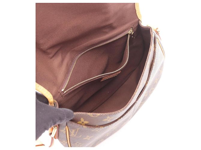 Borsa a Spalla Menilmontant PM Louis Vuitton Marrone Monogramma - vista 3