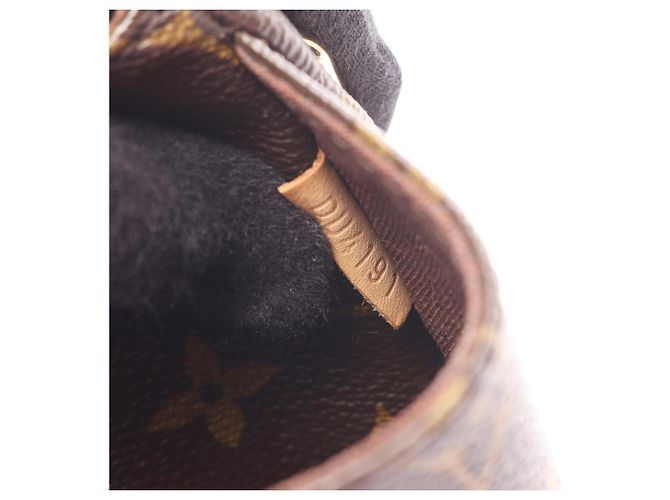 Borsa a Spalla Menilmontant PM Louis Vuitton Marrone Monogramma - vista 5