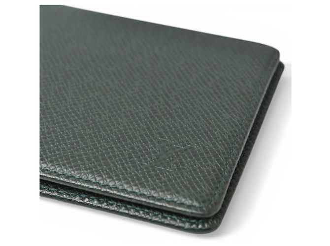 Billetera bi-fold Louis Vuitton Taiga Épicea - vista 4