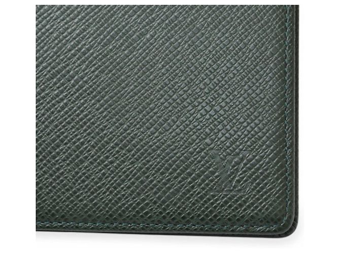 Billetera bi-fold Louis Vuitton Taiga Épicea - vista 5