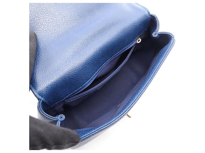 Bolsa de Ombro 2 em 1 Chanel Matelassé em Couro de Bezerro Azul - vista 3