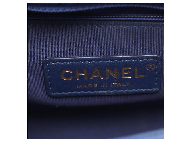 Bolsa de Ombro 2 em 1 Chanel Matelassé em Couro de Bezerro Azul - vista 4