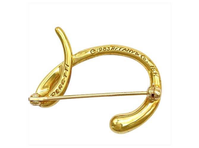Spilla Lettera C in Oro Giallo 18K di Tiffany & Co. - vista 3