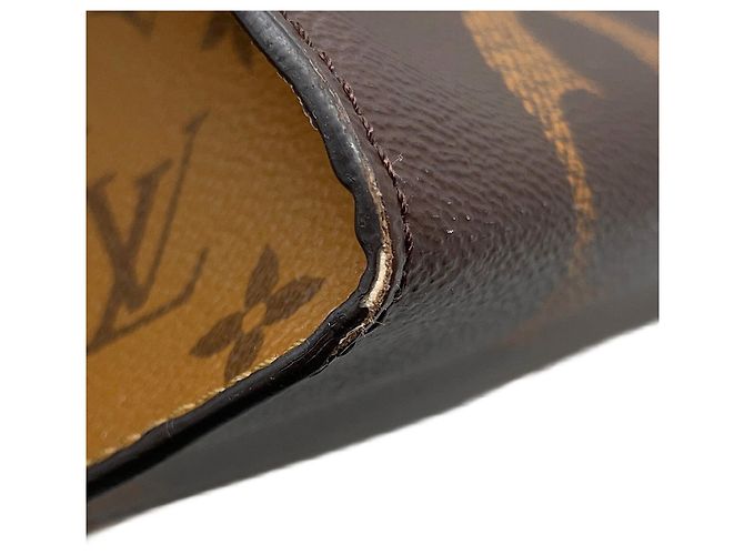Borsa Tote OnTheGo GM Monogram Reverse Gigante Louis Vuitton Rosso - vista 7