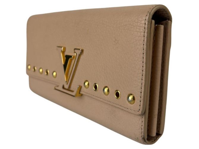 Cartera Larga Louis Vuitton Capucines Beige - vista 2