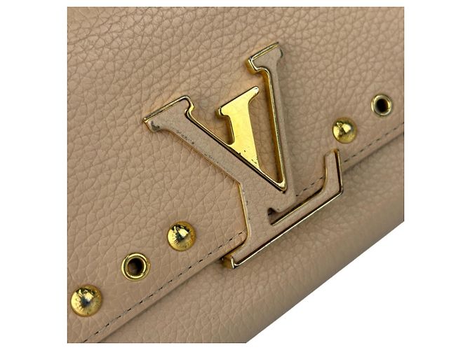 Cartera Larga Louis Vuitton Capucines Beige - vista 5