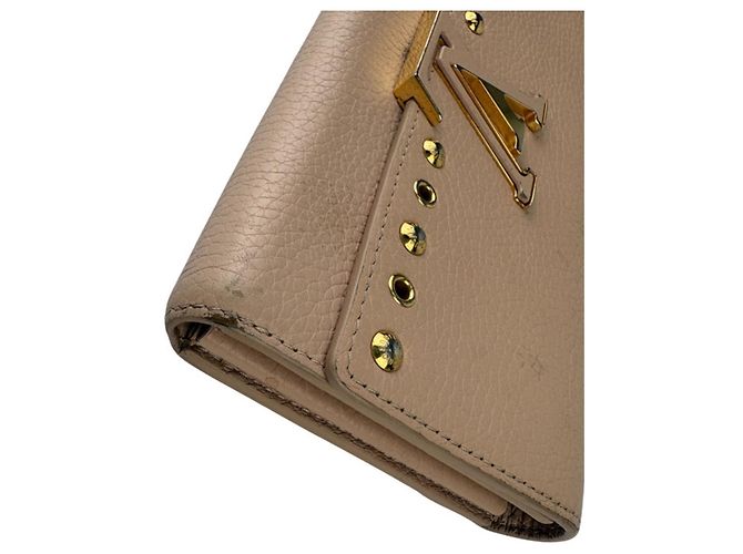 Cartera Larga Louis Vuitton Capucines Beige - vista 6