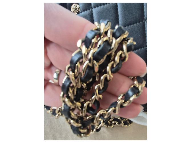 Wallet On Chain Portafoglio in pelle trapuntata nera Camelia con catena Chanel Nero - vista 10
