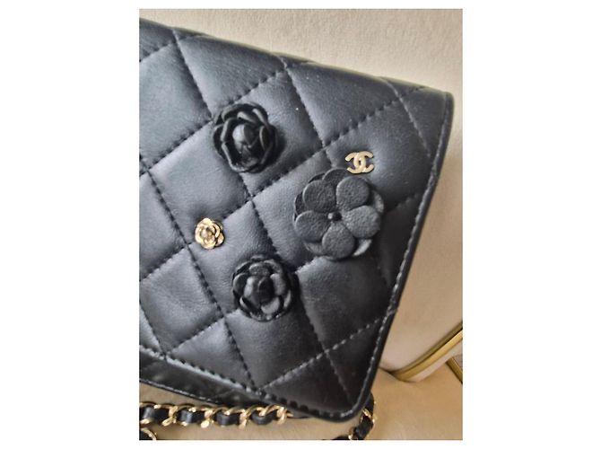Wallet On Chain Portafoglio in pelle trapuntata nera Camelia con catena Chanel Nero - vista 7