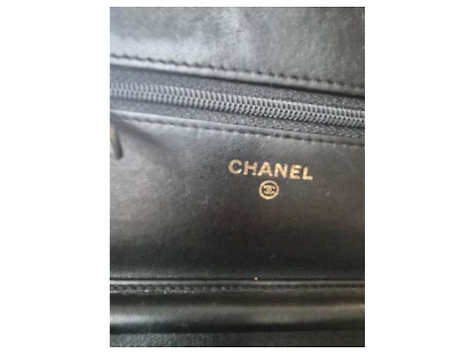 Wallet On Chain Portafoglio in pelle trapuntata nera Camelia con catena Chanel Nero - vista 8