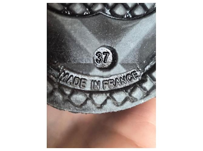 Botas de lluvia de goma negra con logo CC de Chanel Negro - vista 3