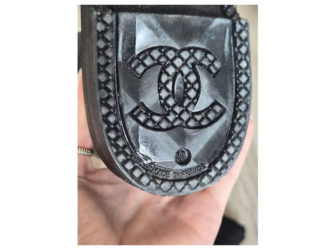 Botas de lluvia de goma negra con logo CC de Chanel Negro - vista 4