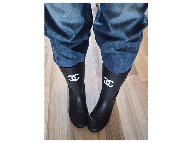 Botas de lluvia de goma negra con logo CC de Chanel Negro - vista 9