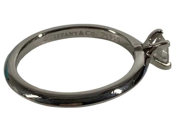 Platinring mit Diamant im Princess-Cut von Tiffany & Co. - Ansicht 6