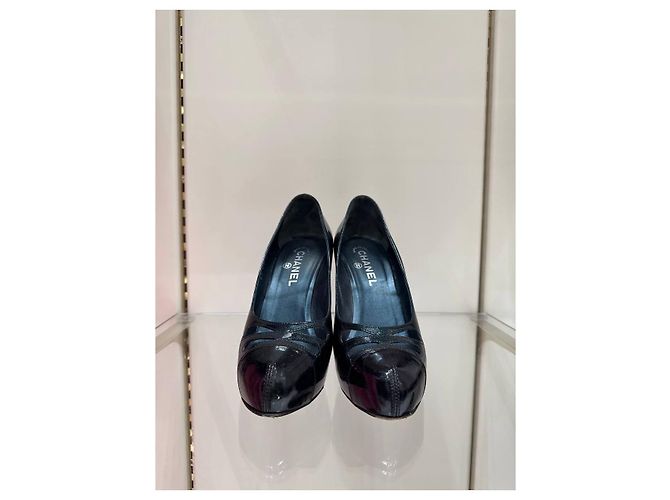 Timeless Chanel Lackleder-Pumps Größe 39 Gebraucht - Ansicht 2