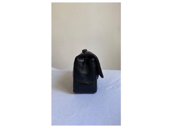 Timeless Borsa Chanel Classica Mini con Patta in Pelle Nera Nero - vista 3