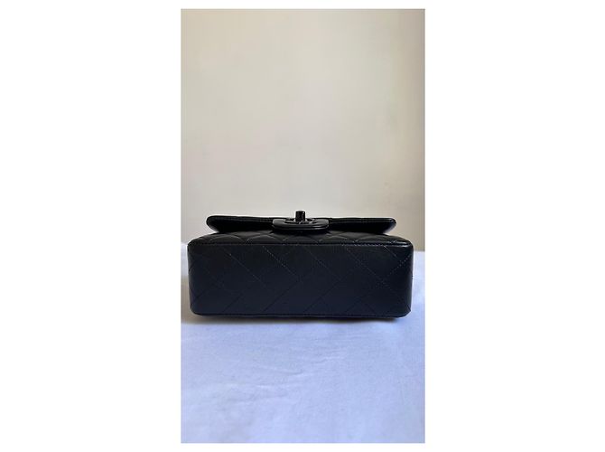 Timeless Borsa Chanel Classica Mini con Patta in Pelle Nera Nero - vista 5