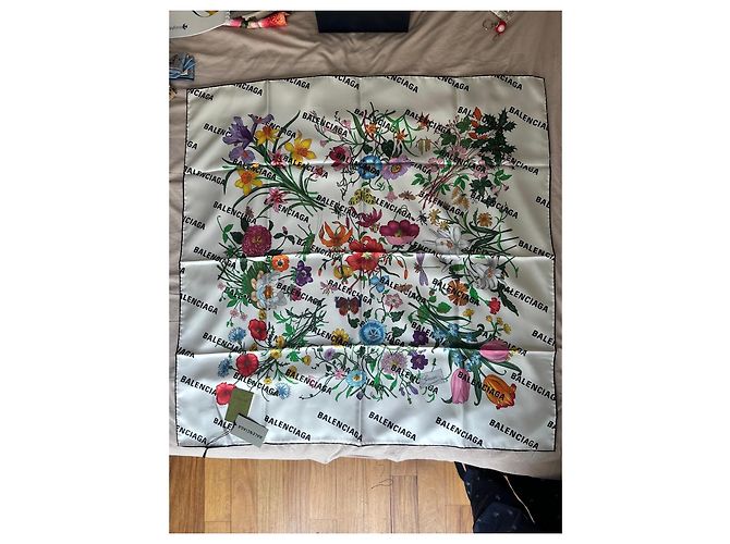 Foulard in Seta Gucci x Balenciaga Bianco Multicolore - vista 2