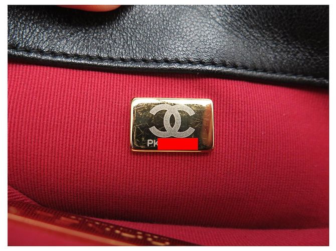 CHANEL 19 MEDIUM HANDBAG AS1160 BLACK QUILTED LEATHER WITH SHOULDER STRAP - view 13