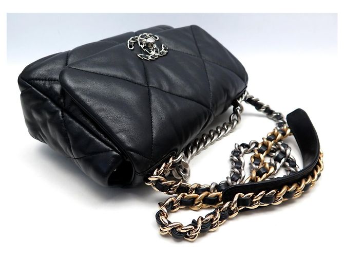CHANEL 19 MEDIUM HANDBAG AS1160 BLACK QUILTED LEATHER WITH SHOULDER STRAP - view 6