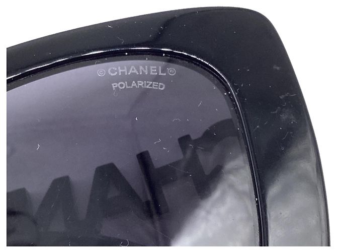 Timeless Gafas de sol cuadradas con marco de acetato negro y acento de logo Chanel 5422-B - vista 5