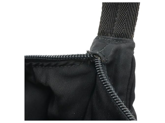 Pochette Borsa Triangolo Prada - Borsa in Nylon Nera (Nero) - vista 8