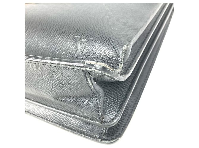 Sac à main Serviette Moscova en Taiga de Louis Vuitton Noir Gris - vue 6
