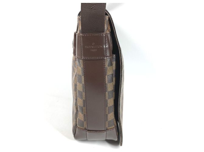 Bolso Mensajero Damier Bastille Louis Vuitton Castaño - vista 4