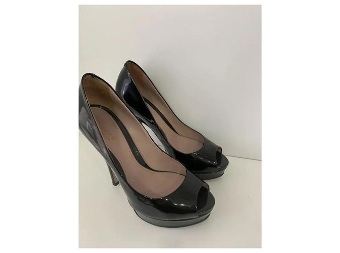 Gucci Open Toe Absatz Schuhe schwarzes Lackleder - Ansicht 5