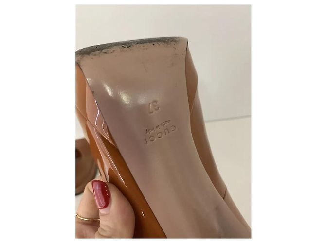 Gucci Open Toe Absatz Schuhe Camel Lackleder Kamel - Ansicht 6