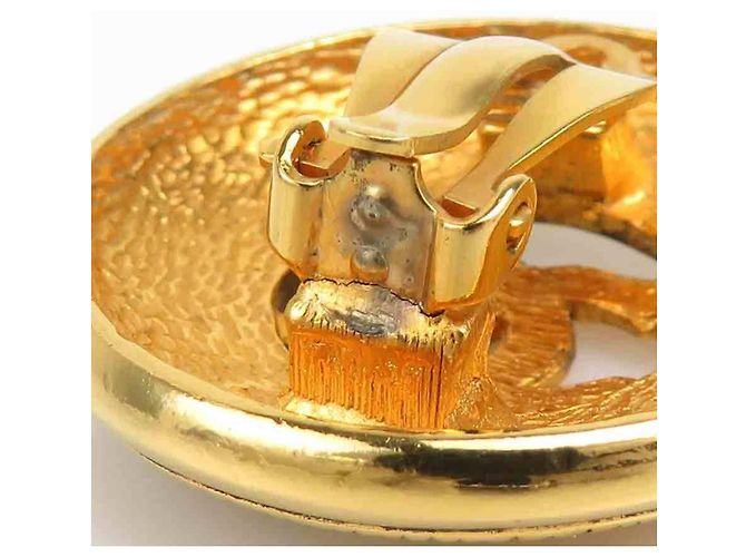 Timeless Vintage Gold Clip Ohrringe von Chanel Golden - Ansicht 10