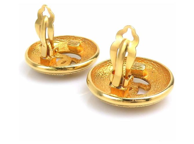 Timeless Vintage Gold Clip Ohrringe von Chanel Golden - Ansicht 4