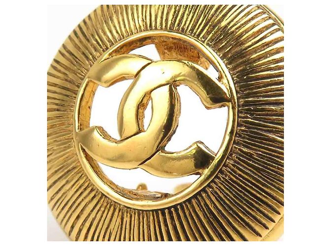 Timeless Vintage Gold Clip Ohrringe von Chanel Golden - Ansicht 8