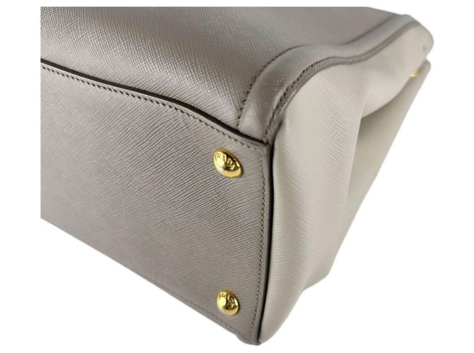 Borsa a spalla in pelle grigia Prada Marrone - vista 9