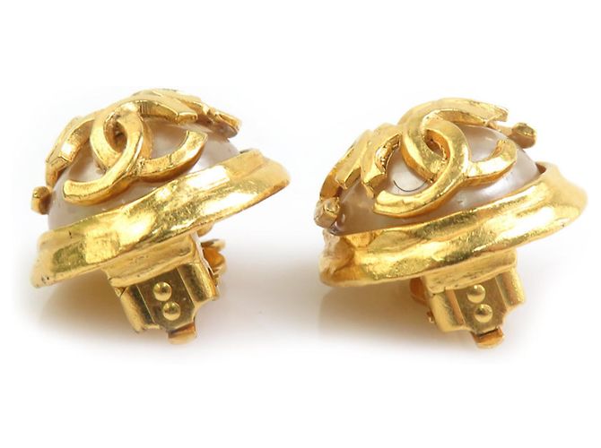 Timeless Vintage Metall Gold Clip Ohrringe von Chanel Golden - Ansicht 4