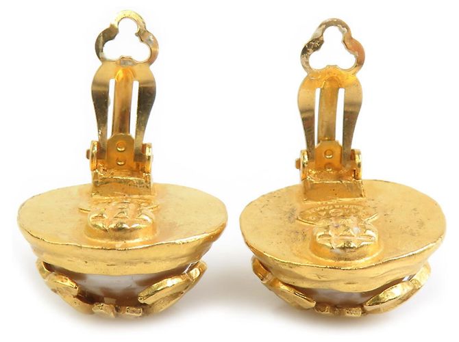 Timeless Vintage Metall Gold Clip Ohrringe von Chanel Golden - Ansicht 6
