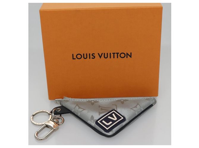 Louis Vuitton Porte cles satellite Canvas Silvery - view 7