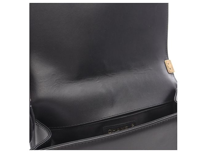 Borsa a Spalla Boy di Chanel in Pelle Nera Nero - vista 10