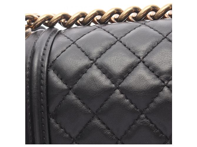 Borsa a Spalla Boy di Chanel in Pelle Nera Nero - vista 6