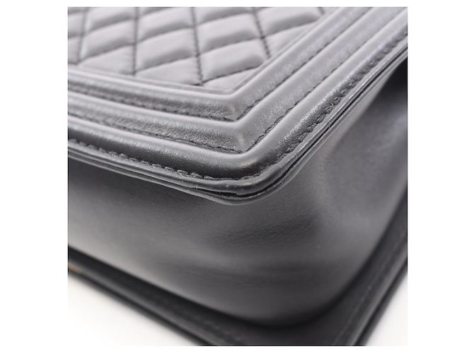 Borsa a Spalla Boy di Chanel in Pelle Nera Nero - vista 7