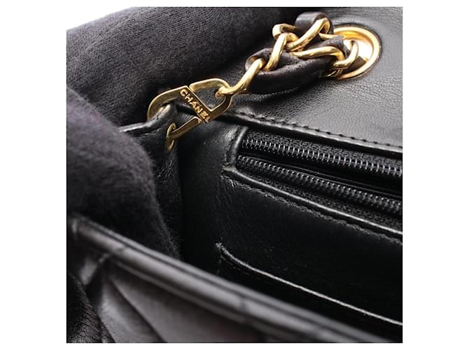 Mini borsa Matelassé di Chanel Nero - vista 7