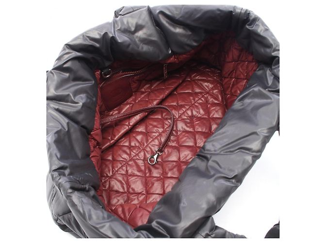 Borsa tote reversibile Chanel Coco Cocoon MM Nero Bordò - vista 3