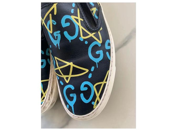 Sneaker Slip-On Gucci Graffiti GG in Pelle Nera Nero - vista 5