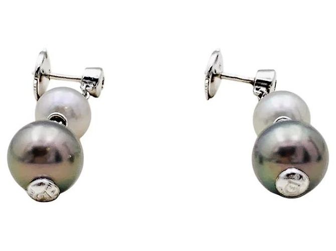 Orecchini Mikimoto, oro bianco, perle e diamanti. - vista 4
