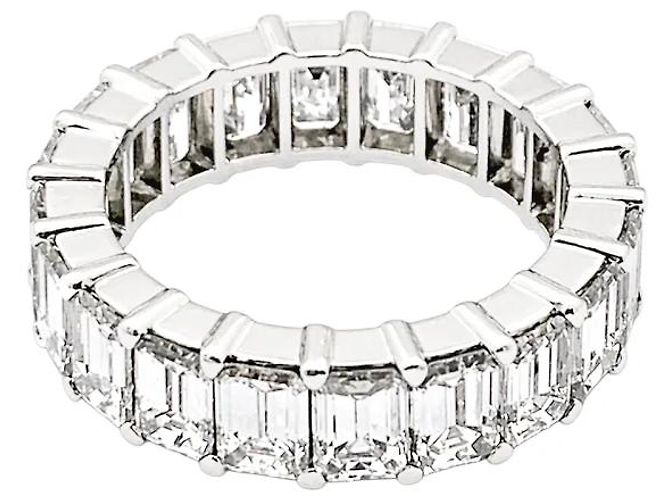 Autre Marque Voll-Eternity-Bandring aus Weißgold, mit Smaragdschliff-Diamanten. - Ansicht 2