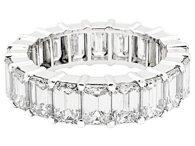 Autre Marque Voll-Eternity-Bandring aus Weißgold, mit Smaragdschliff-Diamanten. - Ansicht 3