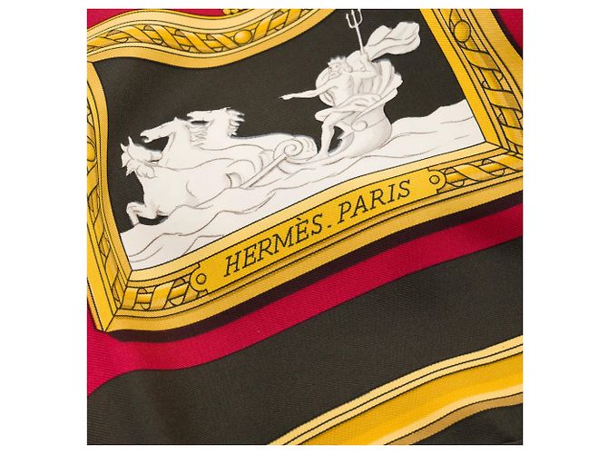 HERMÈS - Sciarpa in seta multicolore Wedgwood Hermès 90 cm - vista 5