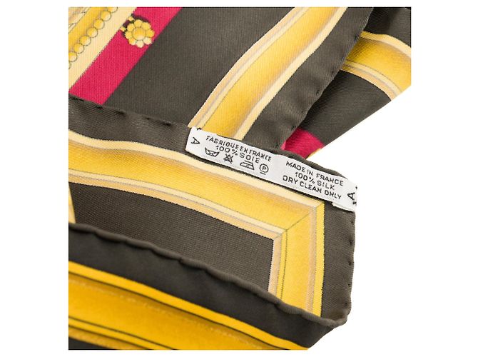 HERMÈS - Sciarpa in seta multicolore Wedgwood Hermès 90 cm - vista 6